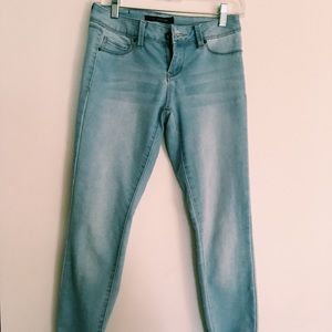 light wash skinny jeans